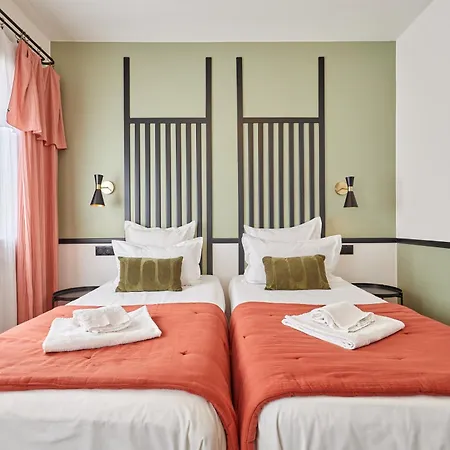 Richelieu, Centre-ville, Perret Hotel 2*