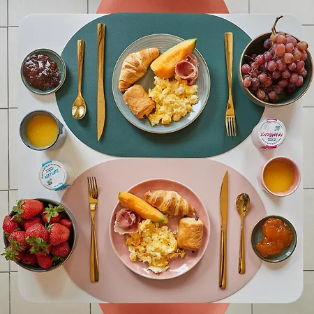 Richelieu, Centre-ville, Perret Hotel 2*