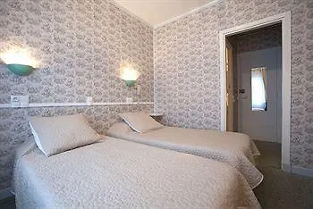 Richelieu, Centre-ville, Perret Hotel