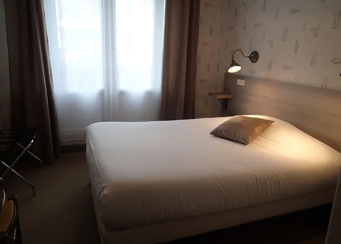 Richelieu, Centre-ville, Perret 酒店