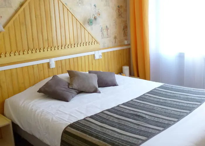 Richelieu, Centre-ville, Perret 2*