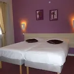 Richelieu, Centre-ville, Perret Hotel