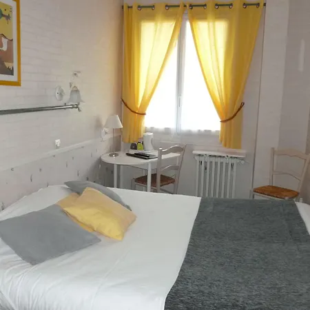 Richelieu, Centre-ville, Perret Hotel