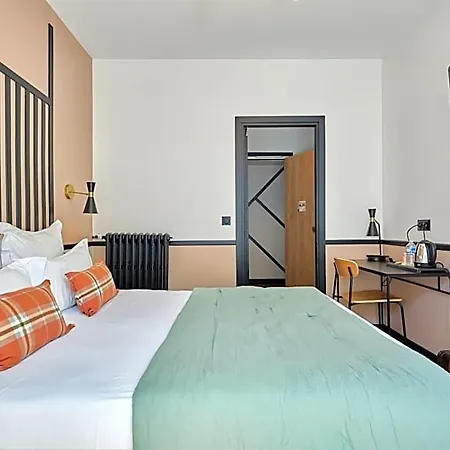Richelieu, Centre-ville, Perret Hotel 2*