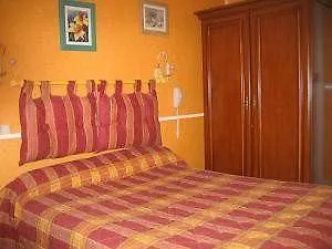 Richelieu, Centre-ville, Perret Hotel Hawr