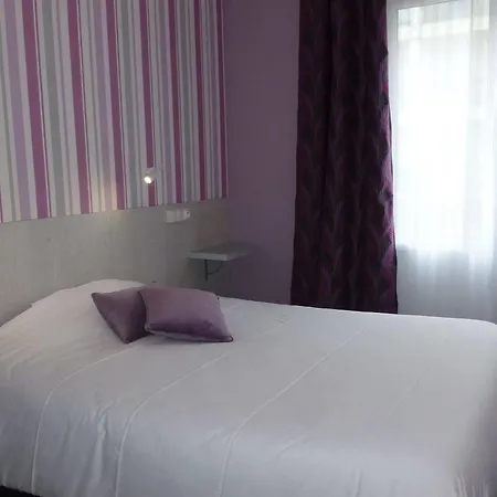 Richelieu, Centre-ville, Perret Hotel