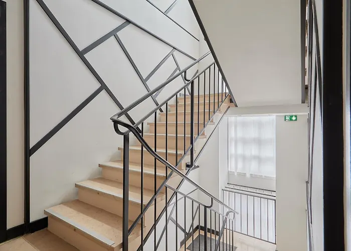 Richelieu, Centre-ville, Perret Hotel