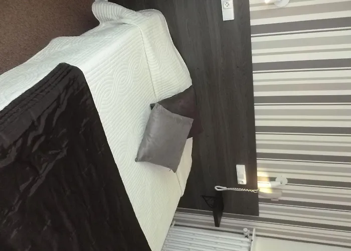 Hotel Richelieu, Centre-ville, Perret Hawr