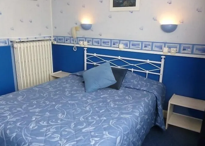 Richelieu, Centre-ville, Perret Hotel 2*