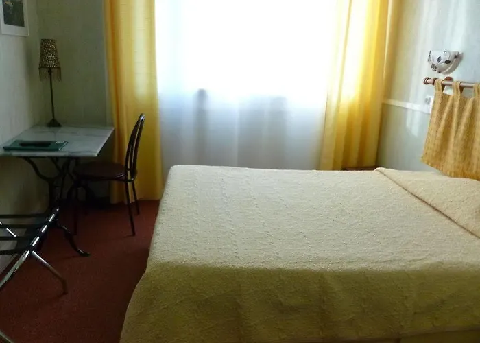 Richelieu, Centre-ville, Perret Hotel Hawr